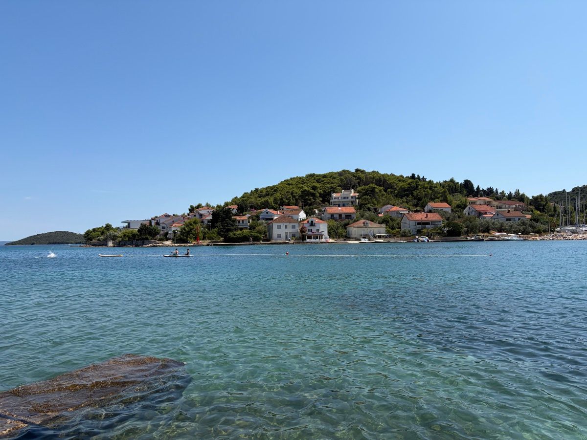 Veli Iz, Croacia