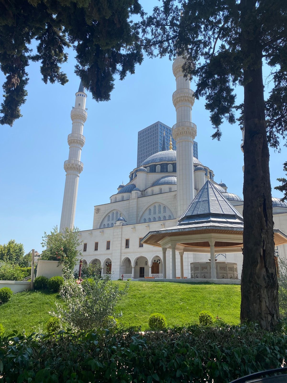 Albania - Montenegro — foto 7